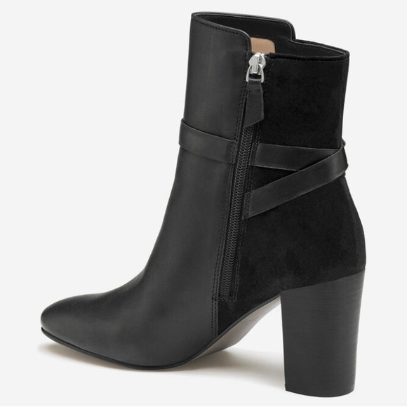 Johnson and Murphy black glove leather/ suede, block heel boots. - Picture 3 of 6